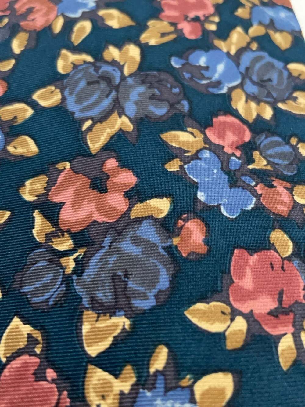 Bert Pulitzer Vintage Floral Pattern All Silk Necktie - Picture 2 of 4